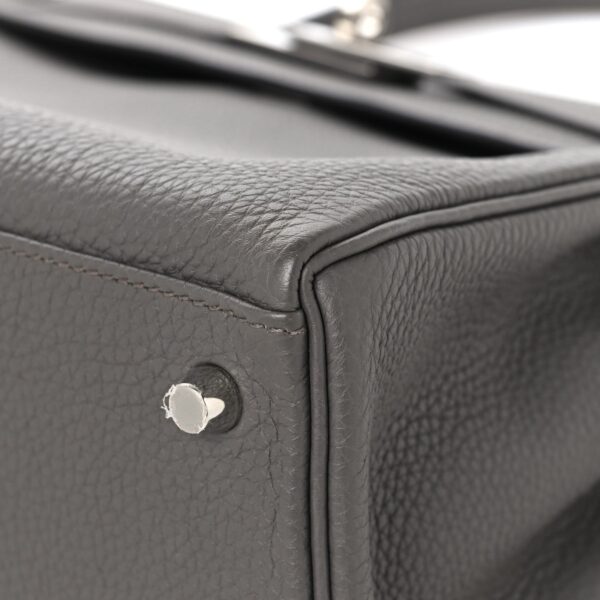 Togo Kelly Retourne 28 Etain