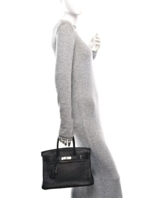 fe0c8339cf3dd1f6138f9ac8bc8ba901